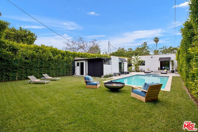 Photo - 744 N Martel Ave