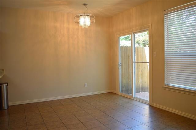 Photo - 500 Kingscote Ct