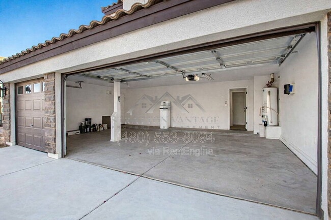 Photo - 1005 E Stirrup Ln