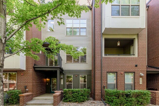 Building Photo - 418 S Reed Ct Rental