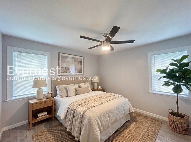 Photo - 1408 Lyle Ave