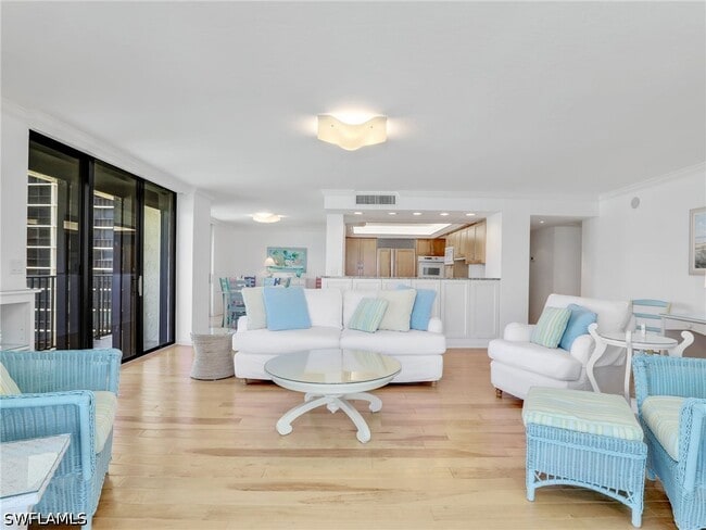 10851 Gulf Shore Dr Unidad 605