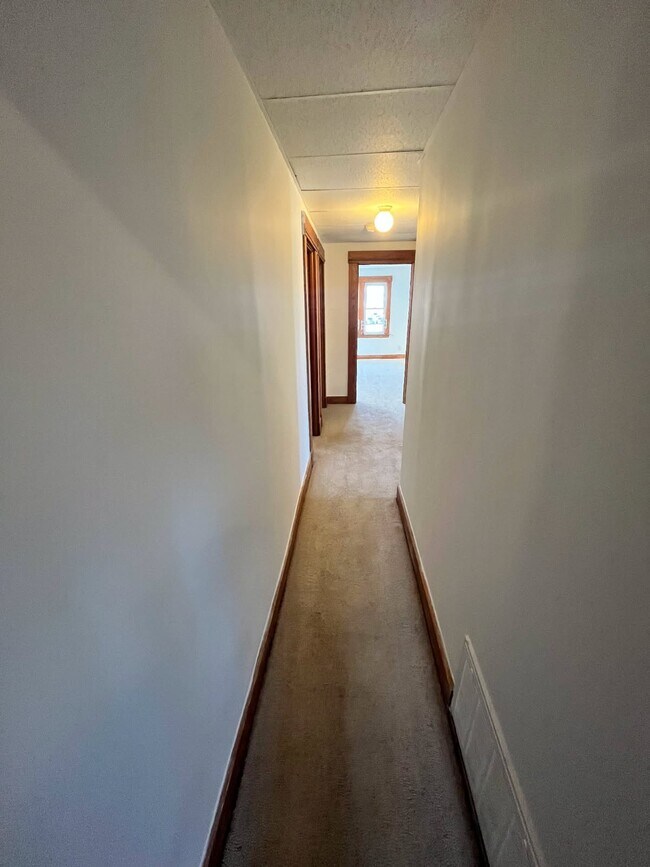 Photo - 947 Campbell Ave Unit 3rd Floor