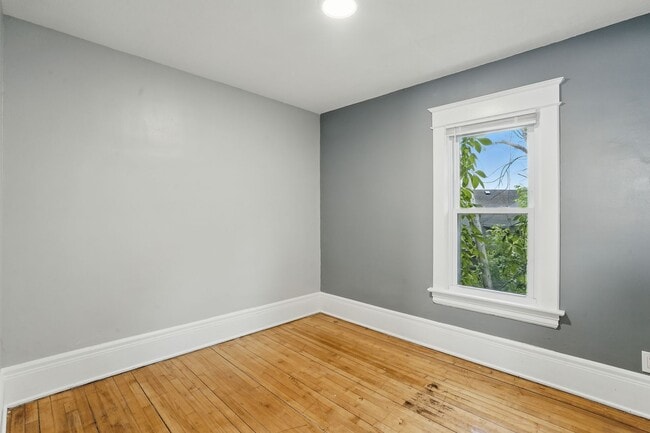 Photo - 427-429 Dewey St Unidad 429