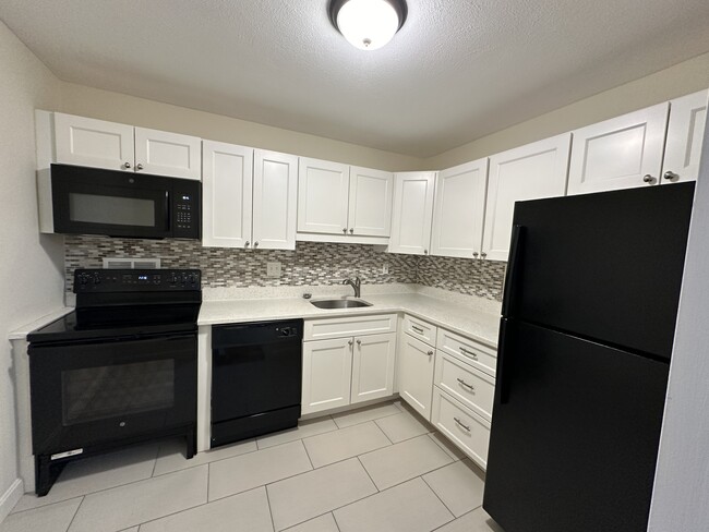 Photo - 75 Monmouth St Apartments
