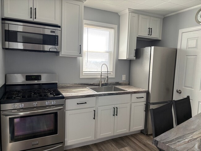 Photo - 308 County St Unit 3