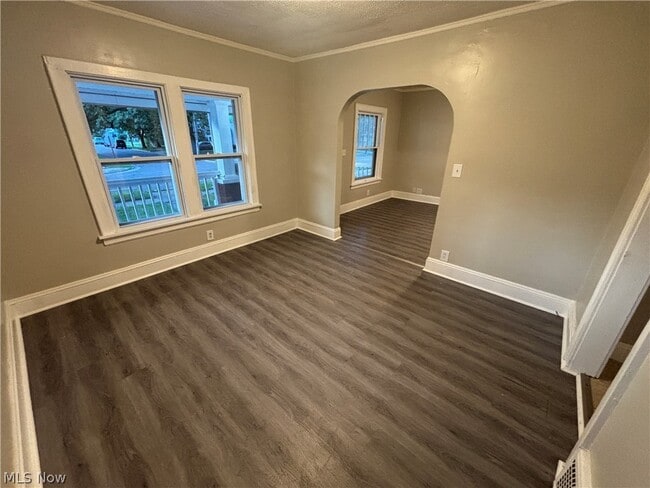 Photo - 974 Lovers Ln