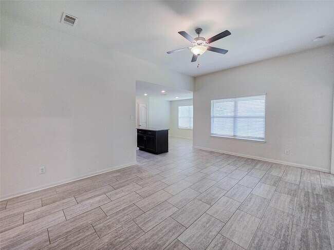 Photo - 332 Lone Mountain Dr