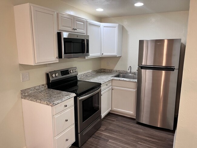 Building Photo - 7130 E 30th St Unit VE7130-Guest House