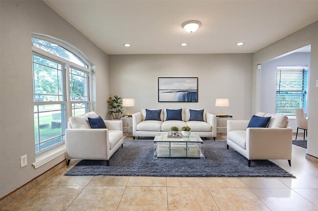 Photo - 815 Valleycreek Rd