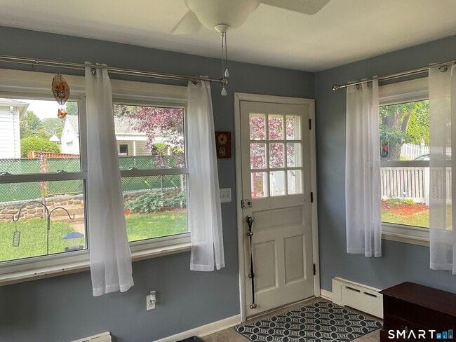 Photo - 278 N Elm St