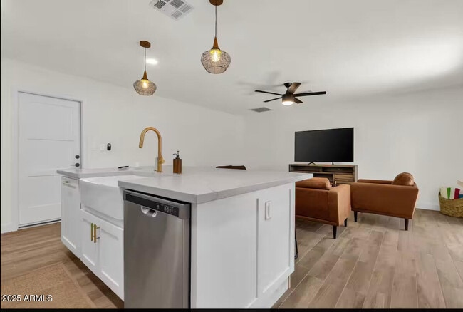 Photo - 2452 E Manhatton Dr