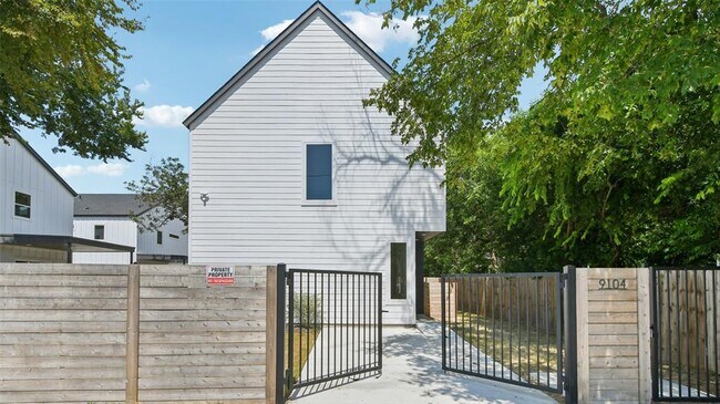 Building Photo - 9104 Georgian Dr Rental
