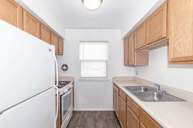 Downstairs Kitchen - Churchland Square