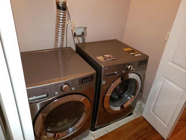 Photo - 212 Ridgewood Ave Unidad First floor