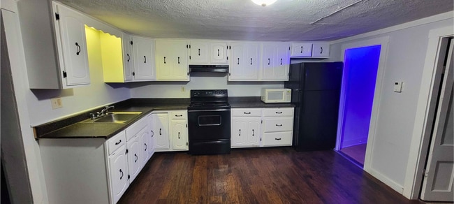Photo - 166 Essex St Unit 168