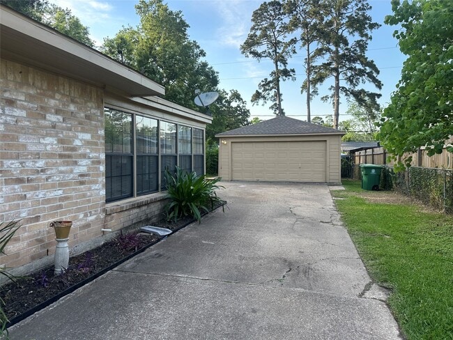 Building Photo - 219 Glencroft Ct