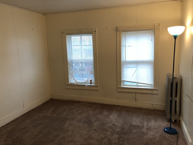 Living room - 19 Pike St Apartment Unit 2 second floor