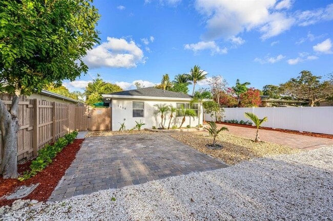 Photo - 1306 NE 14th Ave