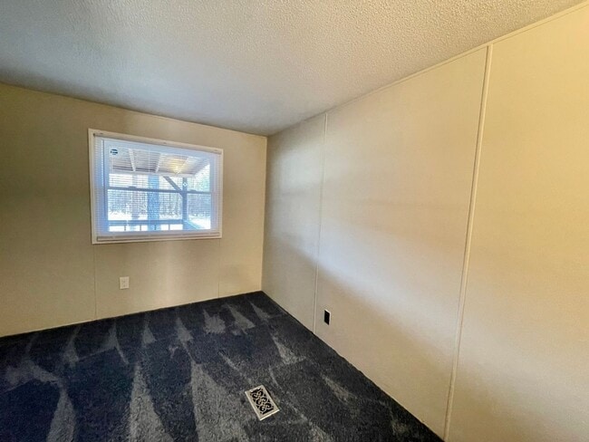 Building Photo - 14341 Wells Ln