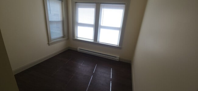 Photo - 1416 E State St Apartments