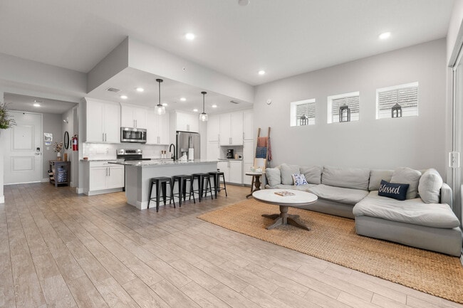 Photo - 380 Aruba Cir Apartment Unit ID1095564P