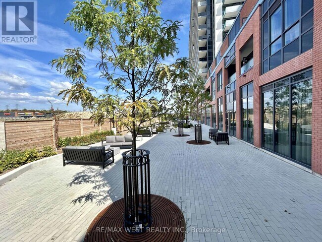 Photo - 1831 Simcoe St N Unité 1831