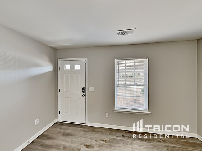 Photo - 725 Jack Russell Ct