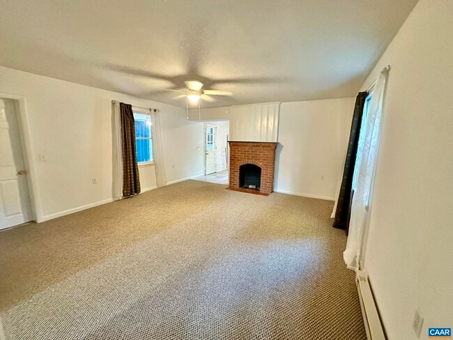 902 W Main St