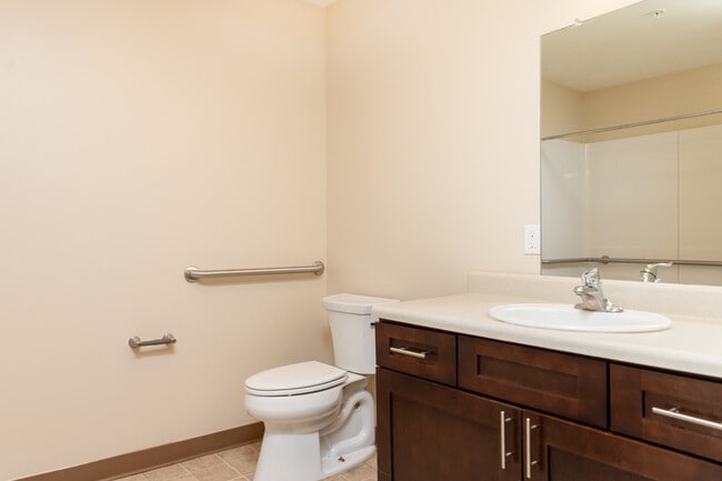 Bathroom - 244 Bronson Ave Unit 301A