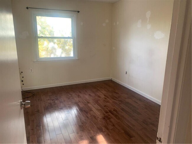 Photo - 56-47-56226 226th St Unit 2