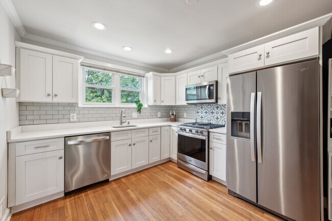 Photo - 5721 Blaine St NE