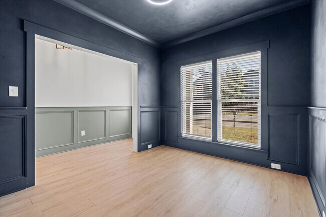 Photo - 655 Norman Ln