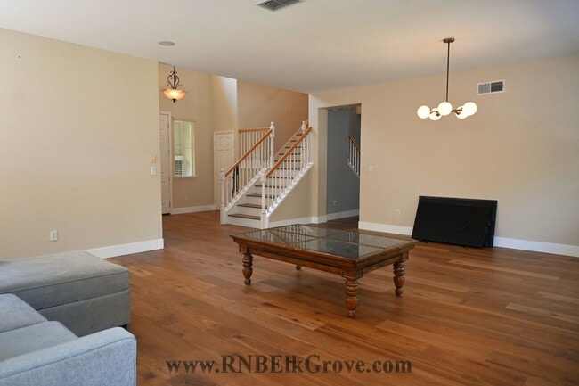 Photo - 5 Bedroom Home in Elk Grove! - Resident Benefit Package Property