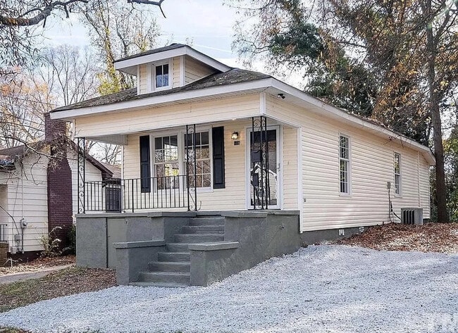 Building Photo - Room in House on Dupree St