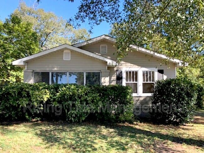 Building Photo - 123 Vines Ave