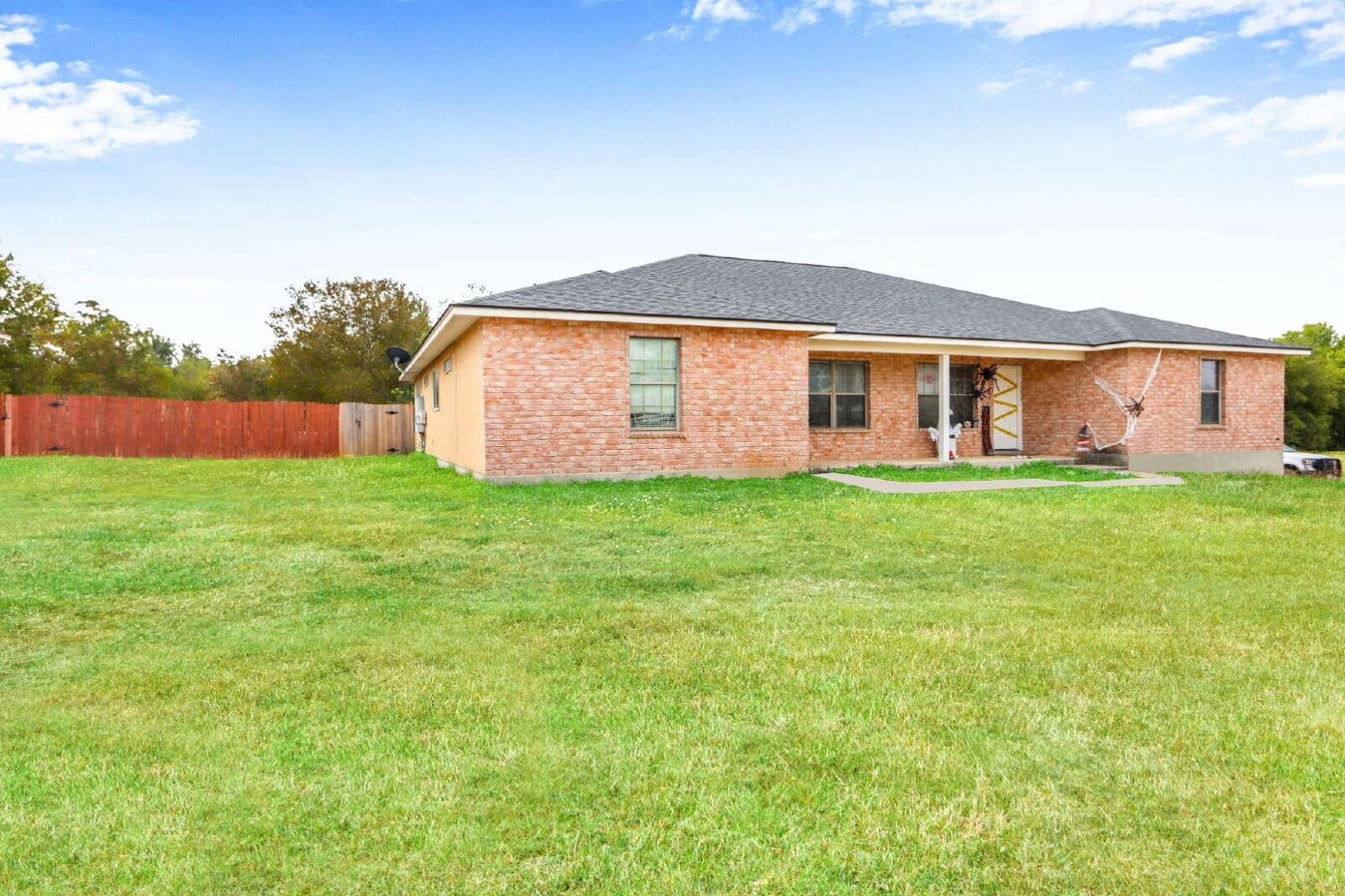Photo - Updated 3/2 Duplex Near Shopping in San Antonio