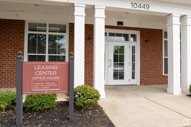 Leasing Center - Entrance