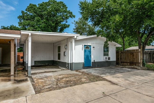 Photo - Elmwood Triplex Unit 415-E #B