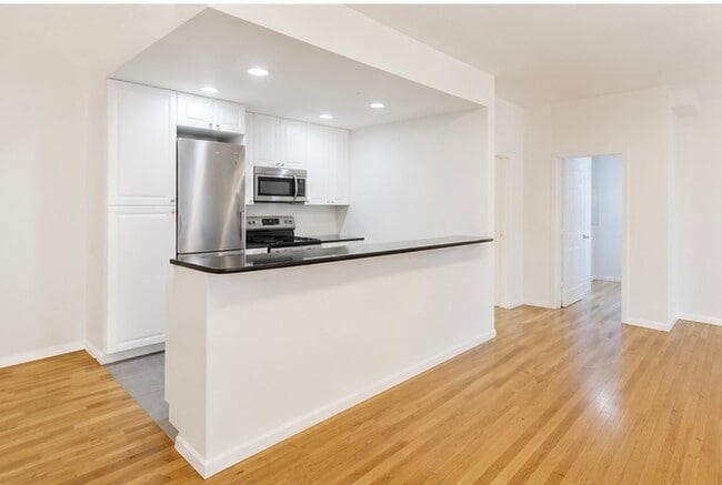 Photo - 725 Riverside Dr Unit GA