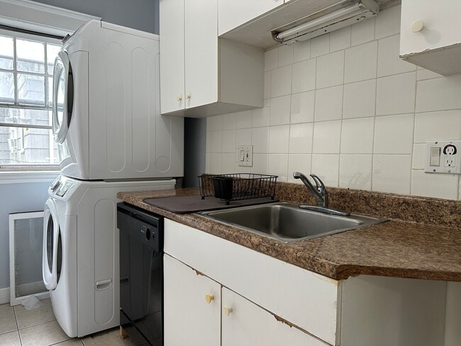 Photo - 9 Kenilworth St Unit 3 Beds 1 Bath Apartment