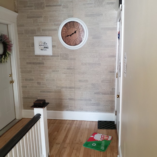 Building Photo - 619 Tracy St Unit 4