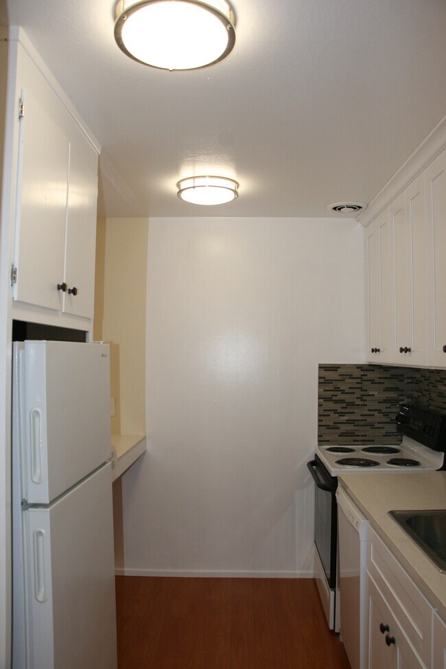 Photo - 3815 Harrison St Unit 202