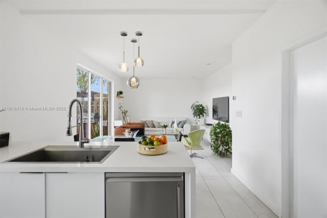 Photo - 16061 NW 24th St