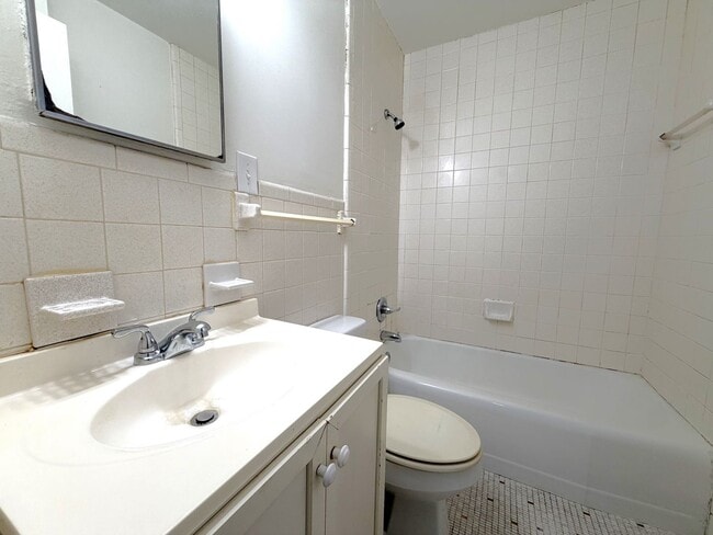 Photo - 6855 Victor Rd