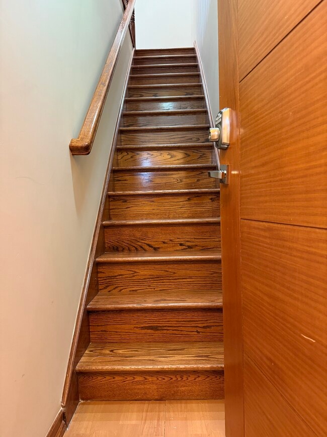 Building Photo - 713 Yonkers Ave Unit Second floor