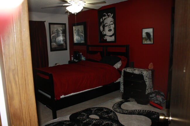 Photo - 9757 Lane St