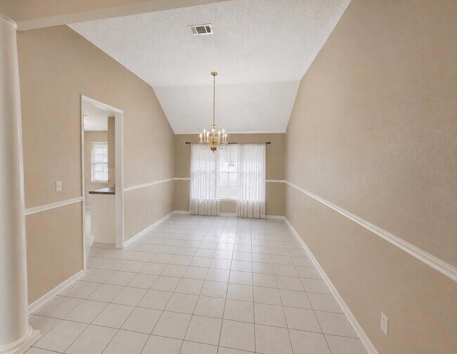 16405 Lone Wolf Dr