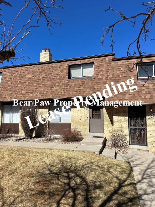 Building Photo - Spacious 3-Bed Townhouse in Golden!