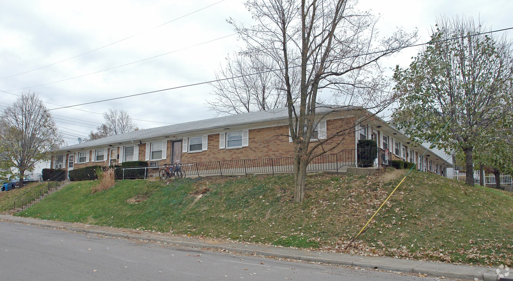 Photo - 902 Linden Ave Apartments